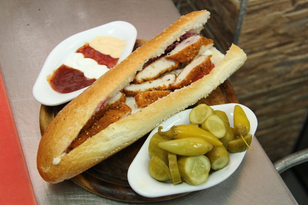 جديد في يافا - "مفجاش اخيم" للوجبات الخفيفة والساندويشات